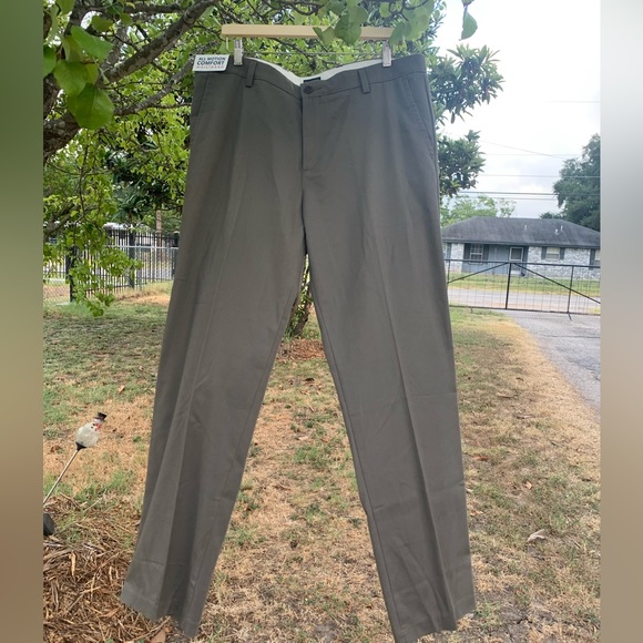 Dockers Men's Straight Fit Comfort Flat-Front Chino Pant Size 38X34 - Picture 13 of 15